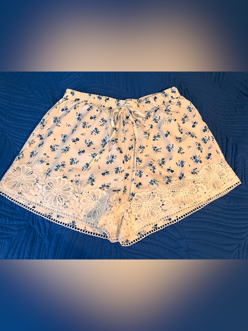 SHEIN Ivory Drawstring Floral Lace-Trim Shorts with Blue & White Flowers 🤍💙🩵🤍💙🩵